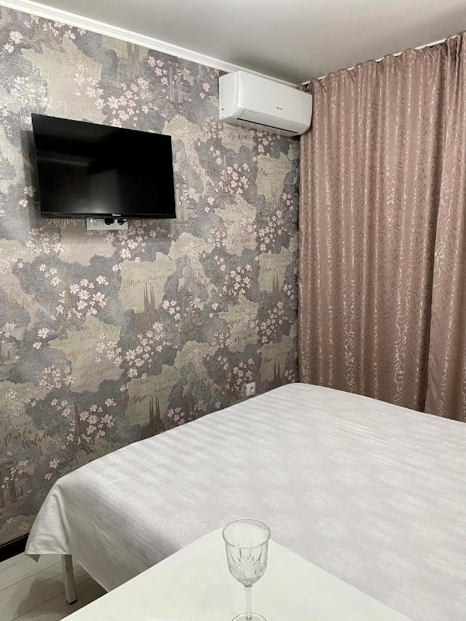 Уютная Комната-Студия В Центре Бишкека Dış mekan fotoğraf