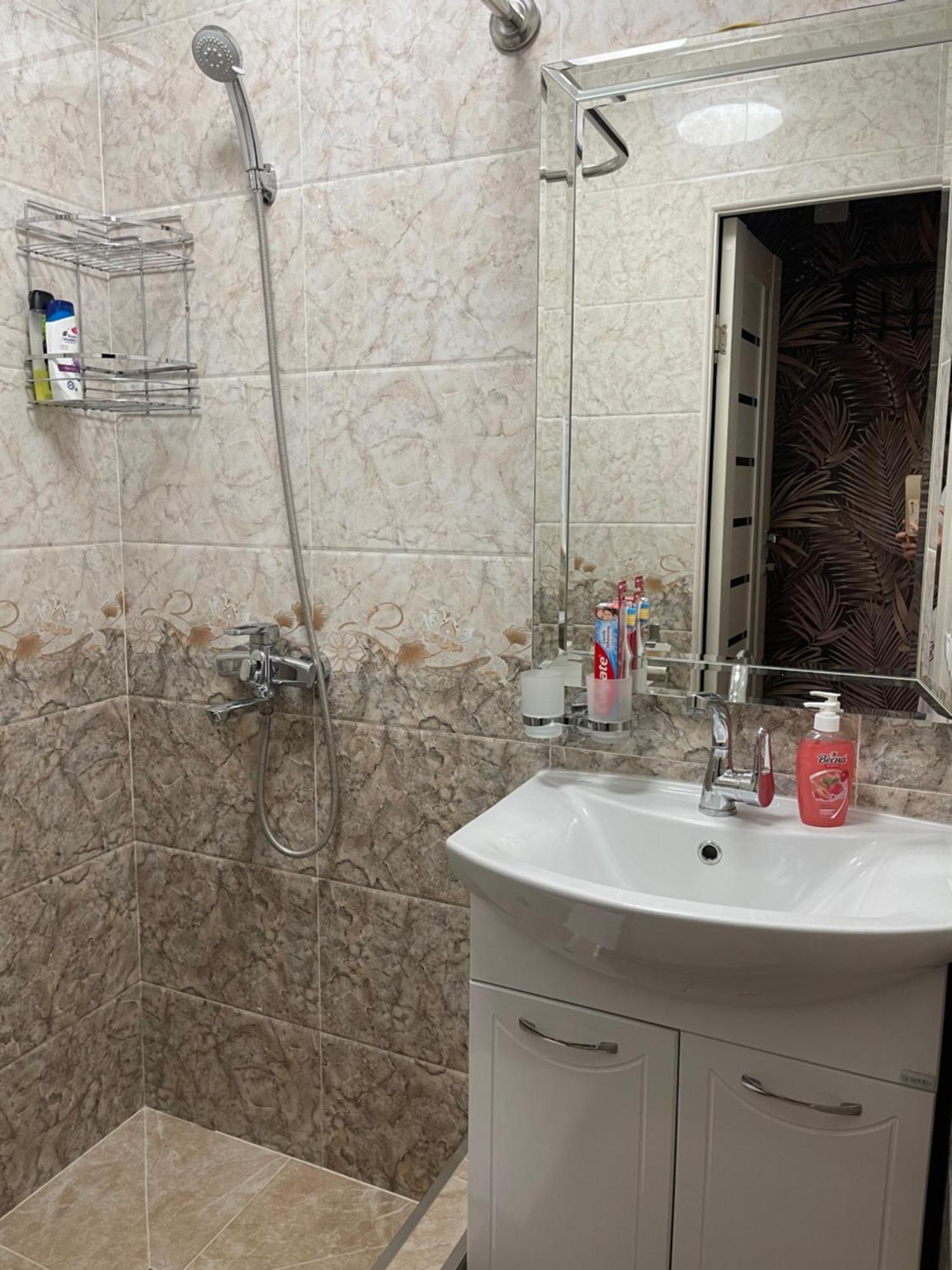 Уютная Комната-Студия В Центре Бишкека Dış mekan fotoğraf